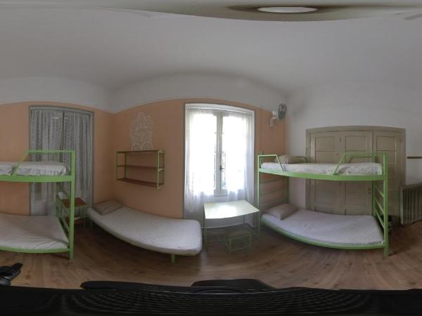 Pagration Youth Hostel : photo 5 de la chambre lit dans dortoir mixte de 5 lits