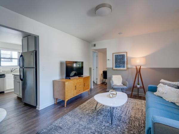 Abode Nashville - Marathon Village Near Downtown : photo 1 de la chambre appartement 1 chambre