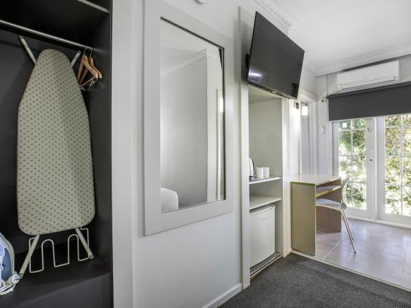 Nightcap at Skyways Hotel : photo 5 de la chambre studio lit queen-size