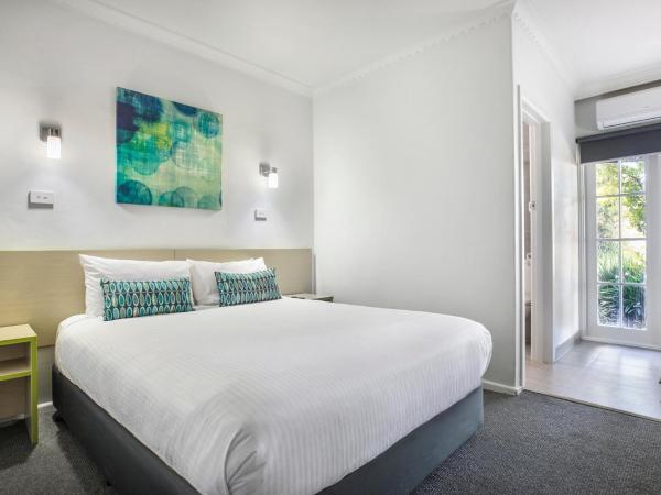 Nightcap at Skyways Hotel : photo 2 de la chambre studio lit queen-size