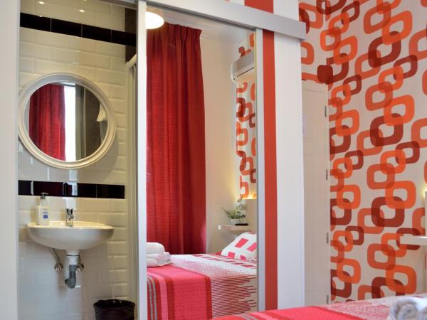 Far Home Plaza Mayor : photo 6 de la chambre petite chambre double avec salle de bains privative