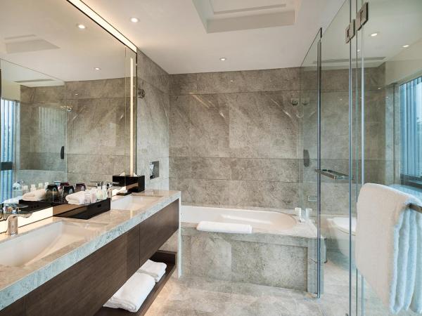 Fraser Suites Shenzhen, Near Huaqiang North Business Zone, Infinity pool, Offer 1 free breakfast : photo 2 de la chambre hébergement exécutif 2 chambres