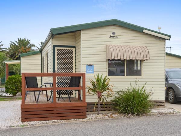 Discovery Parks - Adelaide Beachfront : photo 1 de la chambre standard 1-bedroom cabin - pet friendly