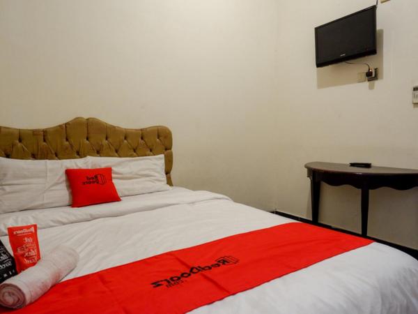 RedDoorz near Tugu Yogyakarta : photo 6 de la chambre chambre deluxe