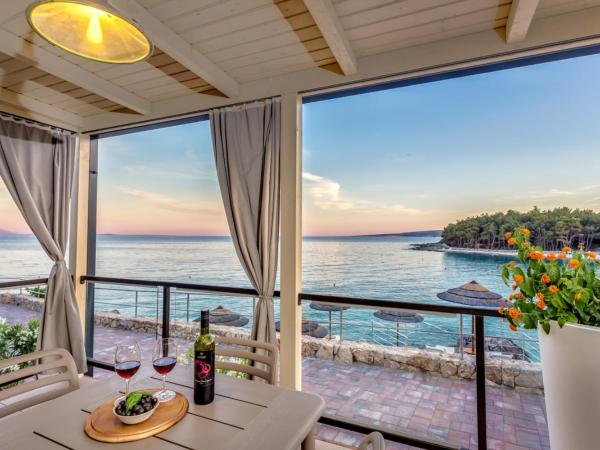 Valamar Camping Ježevac : photo 2 de la chambre offre spéciale - maison de camping premium avec forfait digital nomads