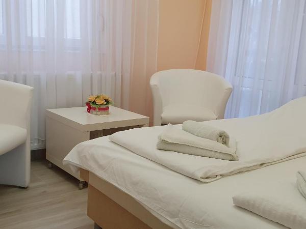 Anna vendégház : photo 3 de la chambre chambre double avec douche et balcon