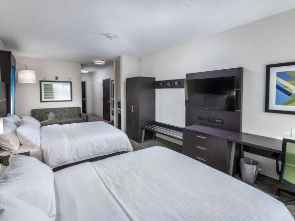 Holiday Inn Express & Suites - Saskatoon East - University, an IHG Hotel : photo 1 de la chambre chambre avec 2 lits queen-size - baignoire accessible aux personnes à mobilité réduite - non-fumeurs