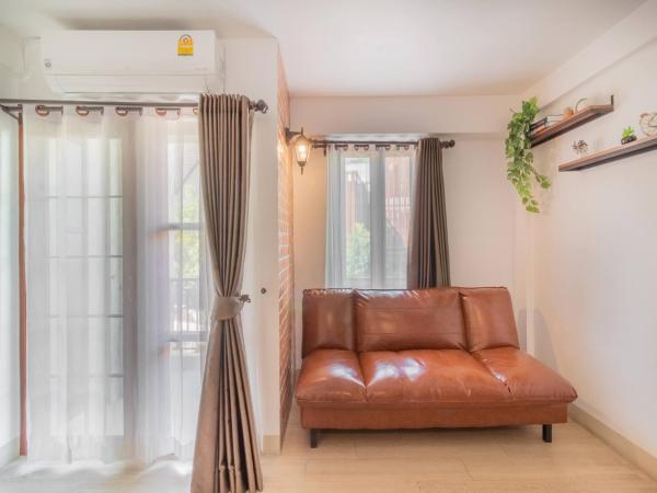 The Old City Wall Inn : photo 2 de la chambre deluxe garden double with bathtub