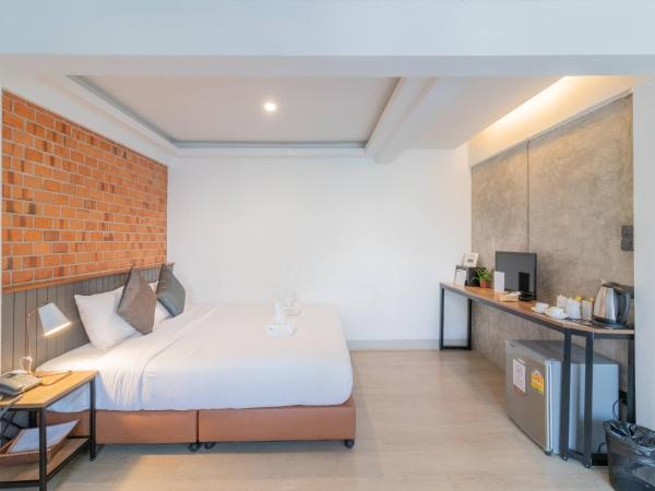 The Old City Wall Inn : photo 4 de la chambre deluxe garden double with bathtub