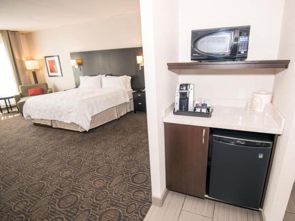 Holiday Inn Hotel & Suites Red Deer, an IHG Hotel : photo 2 de la chambre chambre standard