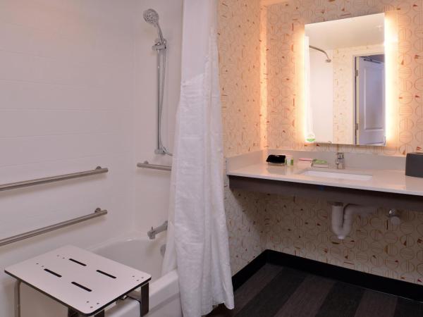 Holiday Inn & Suites Orlando I-Drive Theme Parks : photo 1 de la chambre chambre 2 lits queen-size - accessible aux malentendants