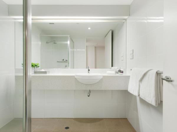 Mercure Melbourne Albert Park : photo 5 de la chambre loft suite lit king-size
