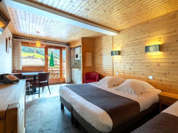 Hôtel Les Côtes, Résidence Loisirs et Chalets : photo 3 de la chambre chambre double confort (2 adultes + 1 enfant)