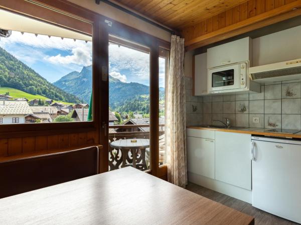 Hôtel Les Côtes, Résidence Loisirs et Chalets : photo 5 de la chambre chambre double confort (2 adultes + 1 enfant)