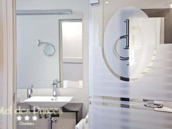 Hôtel des Princes, Chambéry Centre : photo 4 de la chambre chambre familiale (4 adultes + 2 enfants)