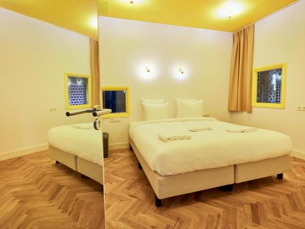 Hotel Not Hotel Amsterdam : photo 2 de la chambre chambre invisible à l'Étage avec salle de bains commune