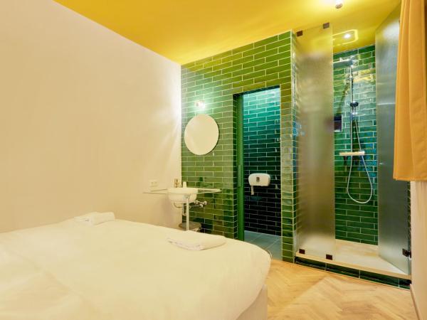 Hotel Not Hotel Amsterdam : photo 5 de la chambre la maison bleue située à l'Étage