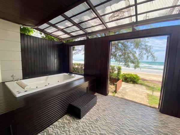 Klong Prao Resort - SHA Extra Plus : photo 5 de la chambre chambre lit king-size deluxe avec baignoire spa