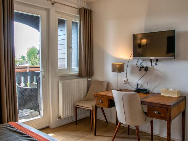 La Villa Du Coteau : photo 4 de la chambre chambre double ou lits jumeaux supérieure avec terrasse (1)