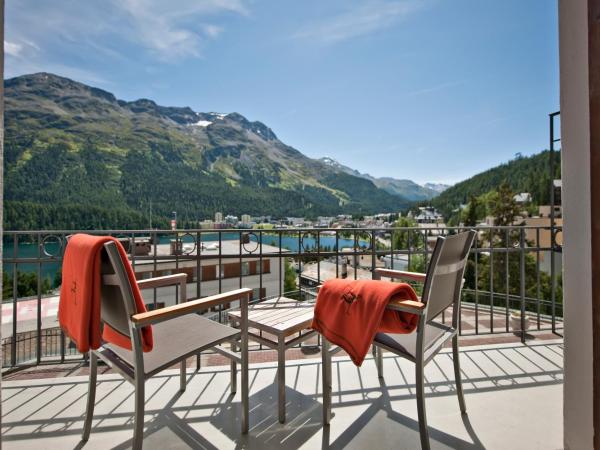 Hotel Schweizerhof St. Moritz : photo 5 de la chambre chambre double – vue sur lac
