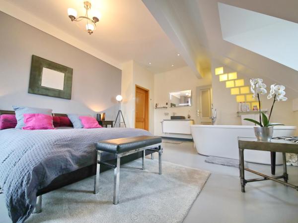 B&B Corseaux Beach & Riviera Beach : photo 6 de la chambre corseaux beach | chambre double supérieure avec baignoire - vue sur lac