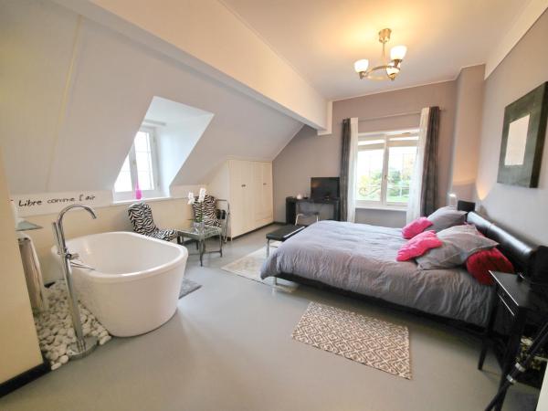 B&B Corseaux Beach & Riviera Beach : photo 8 de la chambre corseaux beach | chambre double supérieure avec baignoire - vue sur lac