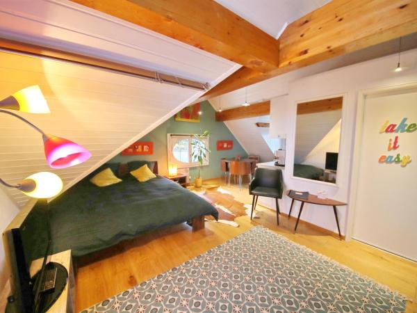 B&B Corseaux Beach & Riviera Beach : photo 9 de la chambre riviera beach | studio - vue partielle sur lac