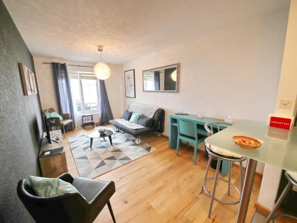 B&B Corseaux Beach & Riviera Beach : photo 8 de la chambre riviera beach | appartement 1 chambre - vue sur jardin et lac