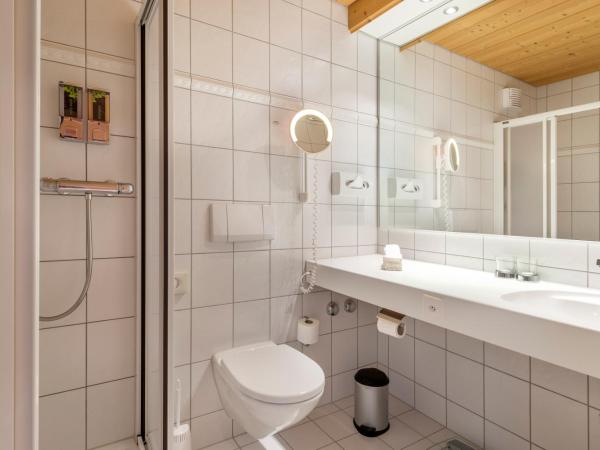 Alpenresort Eienwäldli Engelberg : photo 2 de la chambre suite familiale (2 adultes + 2 enfants)