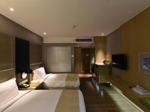 Holiday Inn New Delhi International Airport, an IHG Hotel : photo 3 de la chambre two twin beds standard-non-smoking pool view