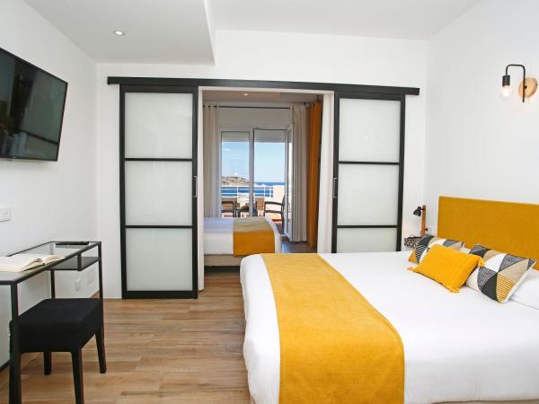 Le Saint Erasme, Hotel Eco Friendly : photo 3 de la chambre chambre quadruple panorama avec balcon et vue sur la mer