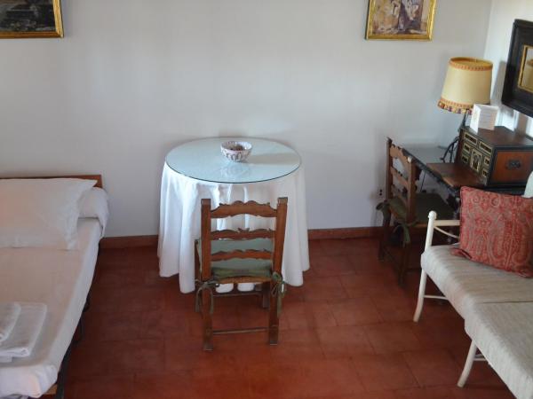 Hotel Santa Isabel La Real : photo 4 de la chambre chambre double avec lit d'appoint (3 adultes)