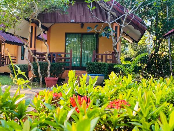Kaibae Hut Resort : photo 3 de la chambre bungalow - vue sur jardin