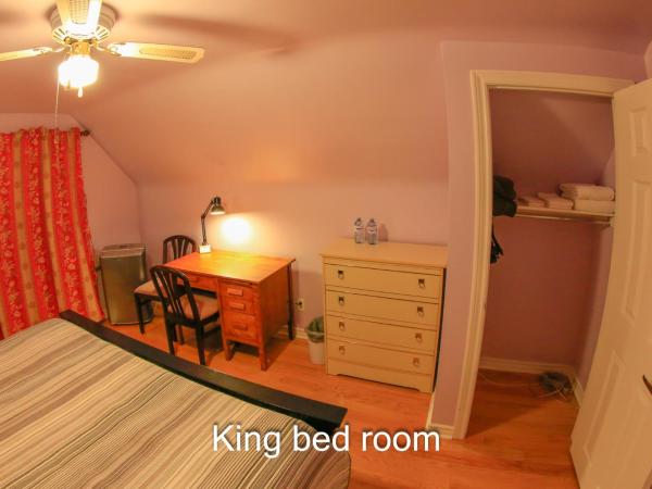 Comfort Home Toronto : photo 3 de la chambre chambre lit king-size