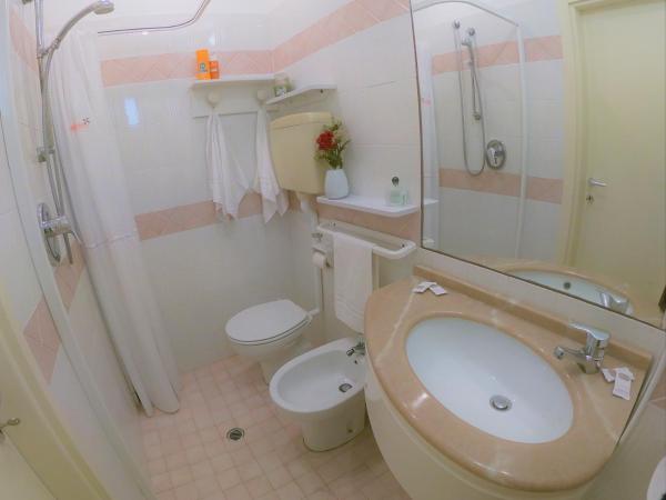 Hotel Holland : photo 4 de la chambre chambre simple Économique