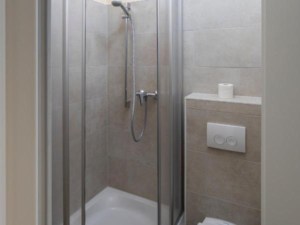 Hostel Mondpalast : photo 3 de la chambre chambre simple avec douche