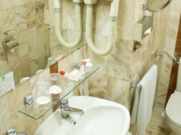 Hôtel La Sanguine : photo 1 de la chambre chambre simple standard