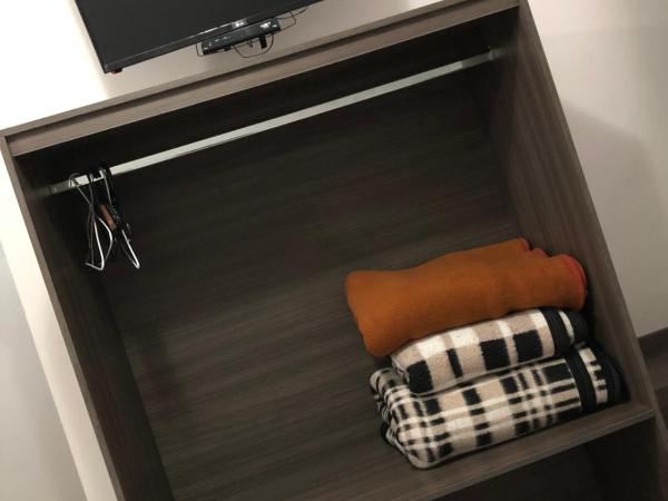 Center Plaza Hotel : photo 3 de la chambre chambre triple standard