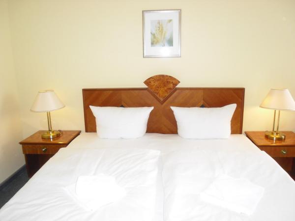 Hotel Amadeus Central : photo 5 de la chambre chambre double avec salle de bains commune