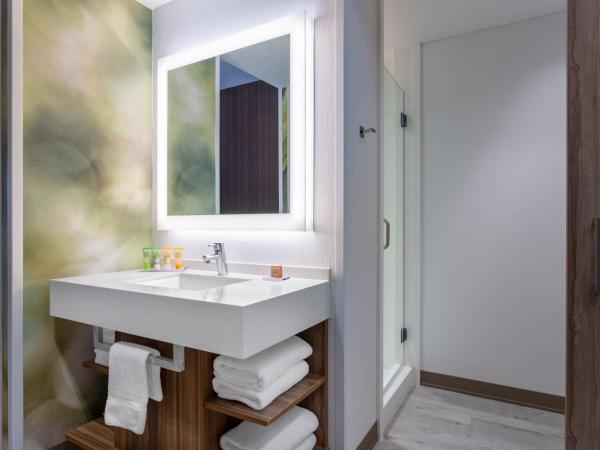 Wyndham Garden Orlando Universal / I Drive : photo 1 de la chambre chambre lit king-size familiale avec lits superposés (sans frais de service)