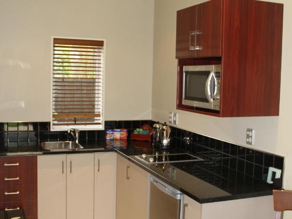 Merivale Manor : photo 4 de la chambre studio supérieur avec baignoire spa