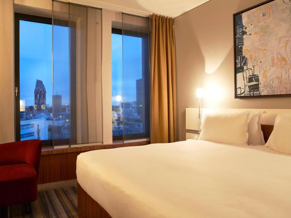 Dorint Kurfürstendamm Berlin : photo 7 de la chambre chambre supérieure avec lit king-size
