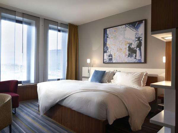 Dorint Kurfürstendamm Berlin : photo 5 de la chambre chambre lit king-size confort