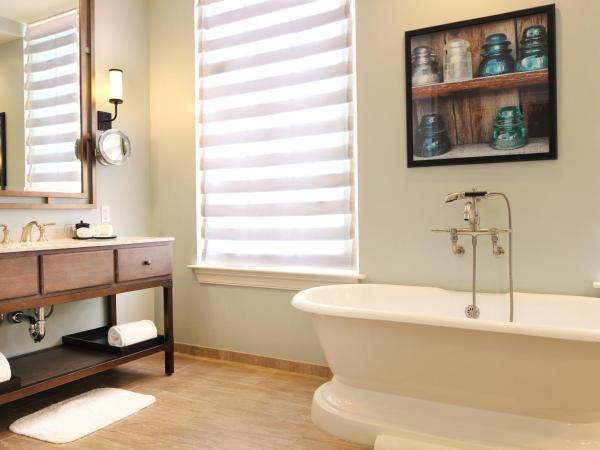 NOPSI Hotel New Orleans : photo 5 de la chambre suite d'angle deluxe avec lit king-size