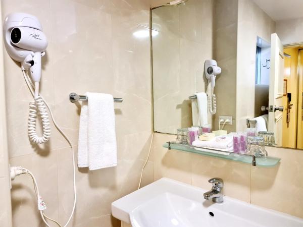 Twin Towers Inn : photo 6 de la chambre chambre double Économique