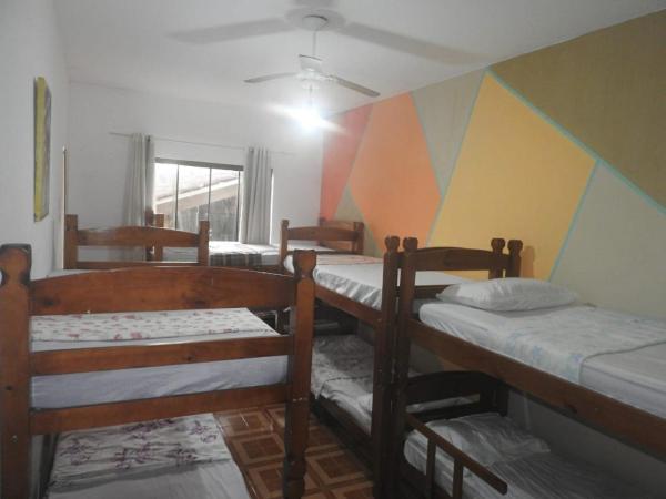 Rio Surf House Hostel e Pousada : photo 5 de la chambre lit simple dans dortoir de 8 lits avec climatisation