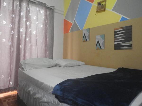 Rio Surf House Hostel e Pousada : photo 6 de la chambre chambre double avec salle de bains commune