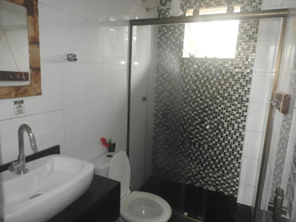 Rio Surf House Hostel e Pousada : photo 5 de la chambre chambre double avec salle de bains commune
