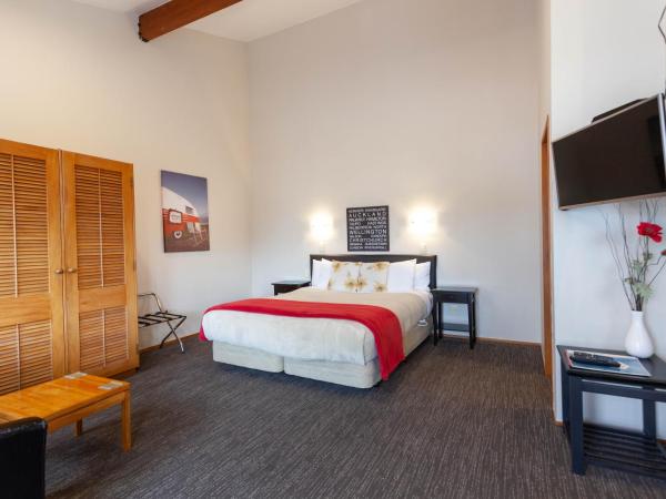 Cascades Lakefront Motel : photo 1 de la chambre studio à l'Étage