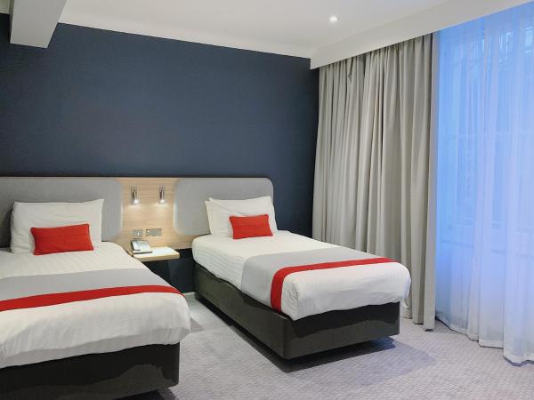 Holiday Inn Express London Victoria, an IHG Hotel : photo 2 de la chambre chambre lits jumeaux